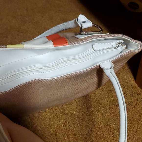 ⭐ 3/$15 ⭐ Apt. 9 woven zippered bag - Picture 7 of 14